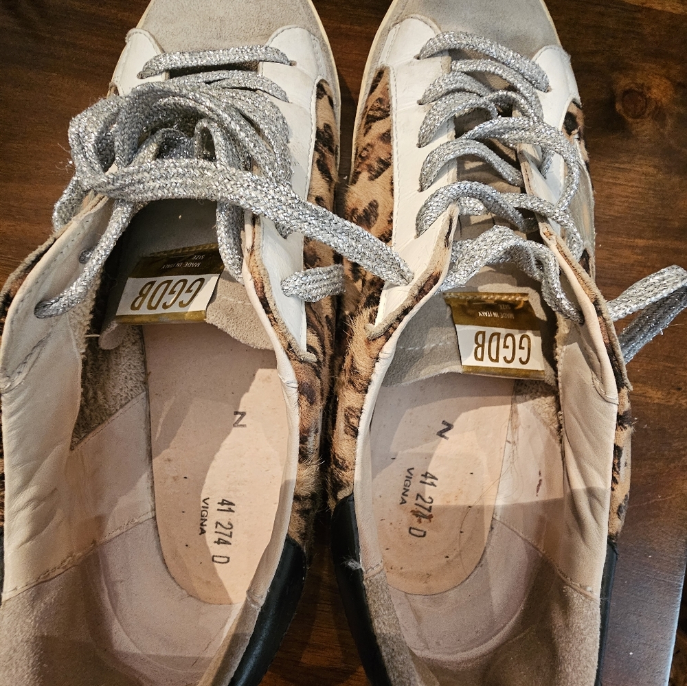 Sneakers - Picture 6 of 8